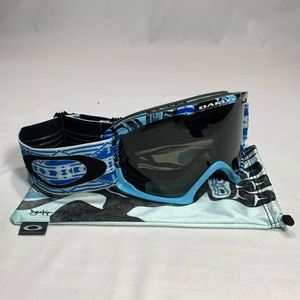 OAKLEY SNOW GOGGLES